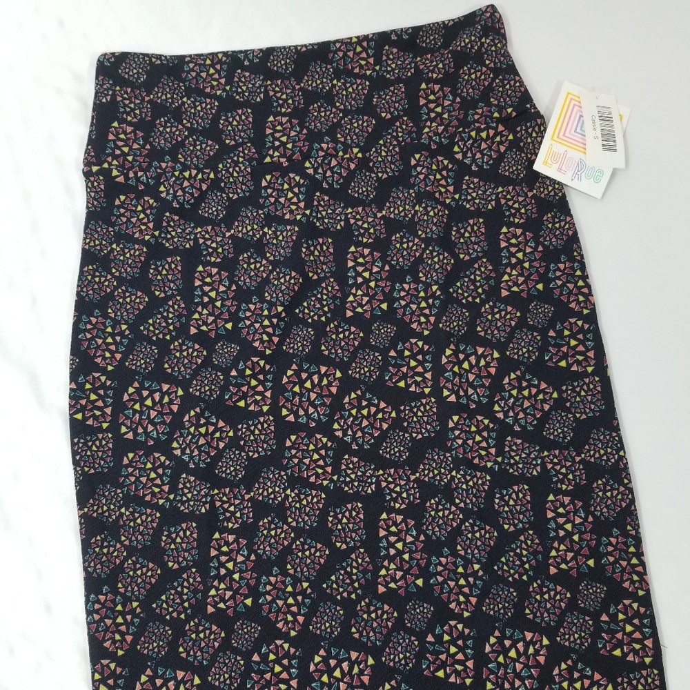 NWT Geometrical Lularoe Cassie Skirt Size Small
